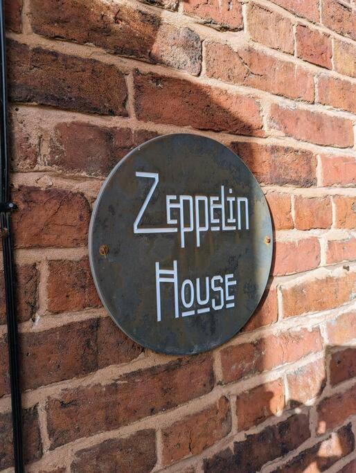 Вілла Zeppelin House - Riverside 18Th Century Townhouse Б'юдлі Екстер'єр фото